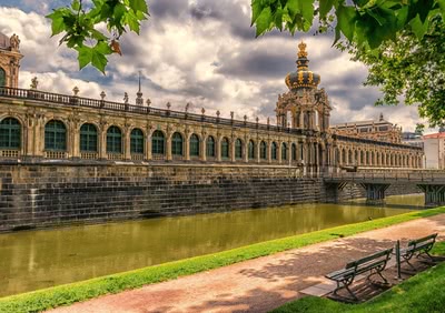 Бенелюкс - кралско величие и романтика