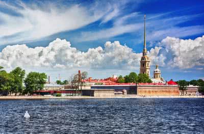 Круиз Перлите на Севера с българска програма на борда