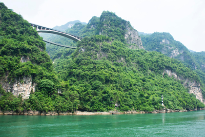 Китай - необятно разнообразие - с круз по р. Яндзъ с полет от Варна