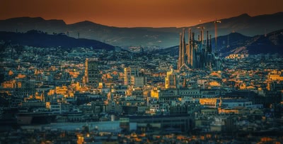 Нова година 2025 в хотел с центъра на Барселона, 4 нощувки с полет от София